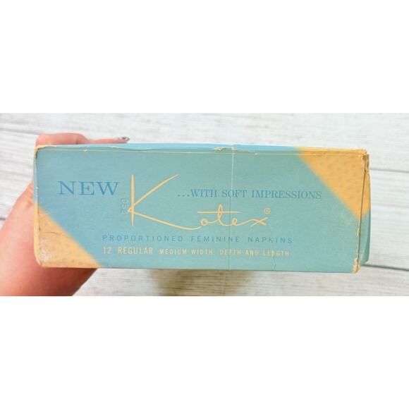 Vintage 1959 Kotex Feminine Pads Napkins 1 Box of 12 Unused Prop - Picture 10 of 10